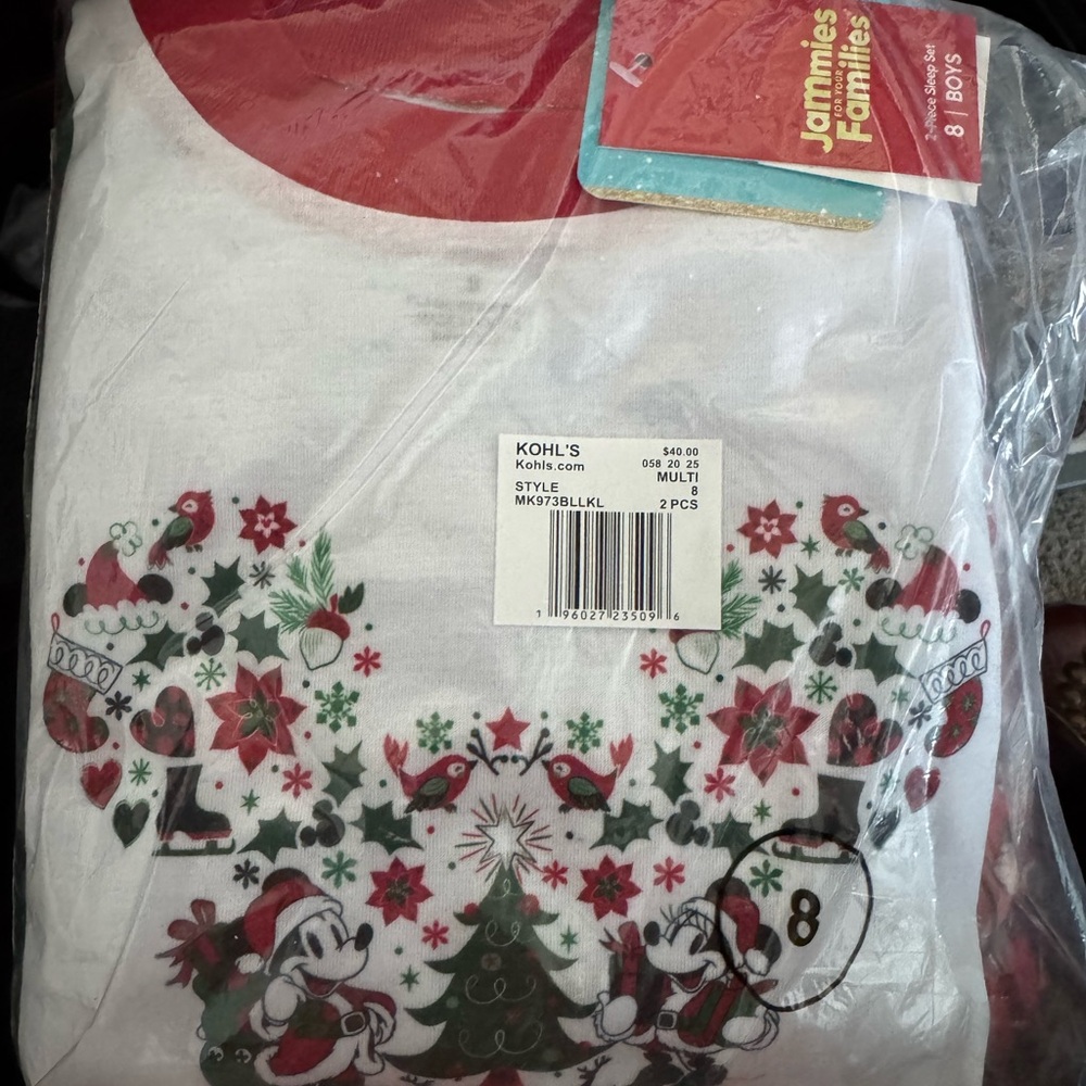 Kohl's Disney Christmas Pajama Set - Picture 3 of 6